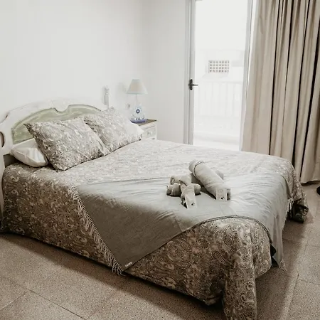 Casa Costas, Maretas *